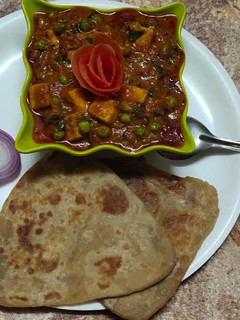 મટર પનીર (Matar Paneer Recipe In Gujarati) રેસીપી મુખ્ય ફોટો