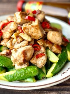 蠔油醬爆雞丁小黃瓜 / 家常菜 的食譜成品照片
