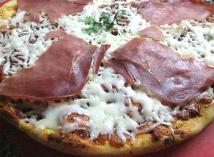 Foto principal de Prepizza con lonchas finas de jamón serrano