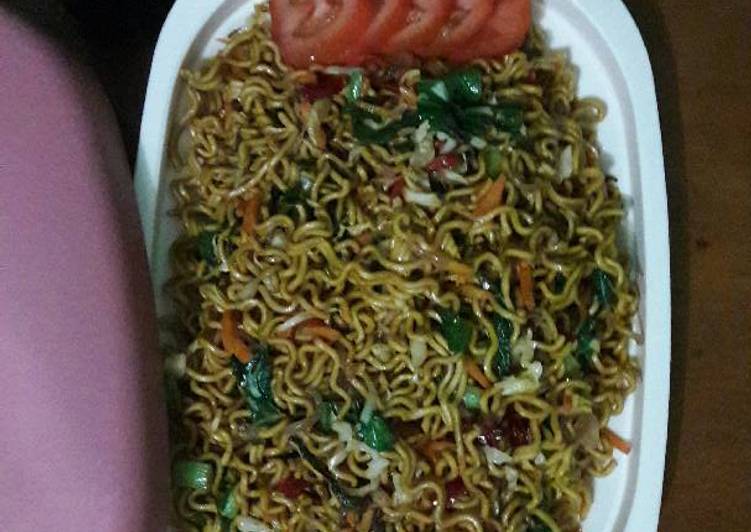 Bagaimana Menyiapkan Mie Goreng Kecap, Sempurna