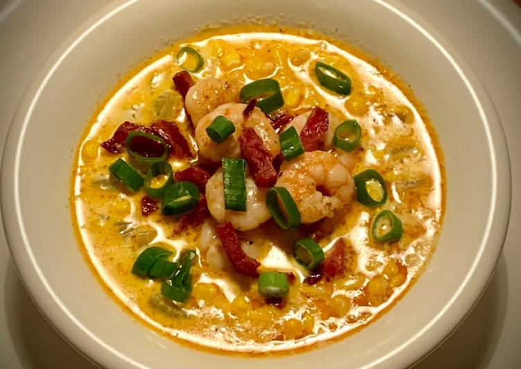 Креольский суп с креветками и беконом