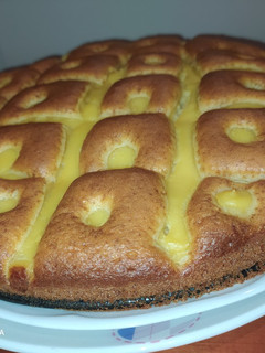Una foto de Bizcocho con yogur y crema pastelera