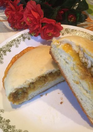 A picture of Chicken cheese bun.