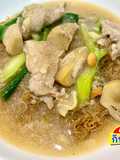 Stir-Fried Rice Noodles with Marinated Pork