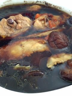 (電鍋)當歸香菇雞湯 的食譜成品照片