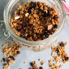 A picture of Chocolate Raisin Granola.