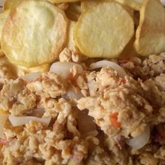A picture of Fried sweet potatoe with scrambled egg.