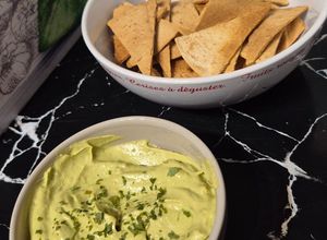 Une photo de Wraps triangles apéritifs et guacamole