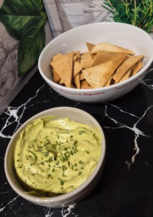 Une photo de Wraps triangles apéritifs et guacamole