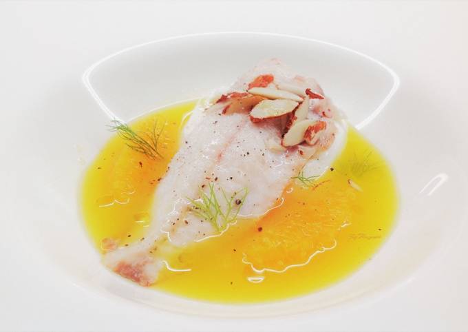 Triglia con brodetto di arance, finocchietto e mozzarella di bufala DOP