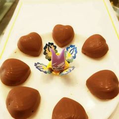 A picture of Honey Fruit & nut Chocolates.