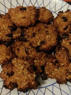 Una foto de Galletas de zanahoria y uvas pasas
