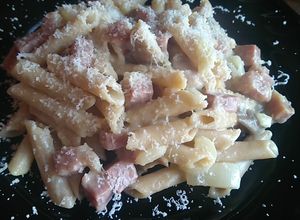 Foto principal de Penne con bacon y setas