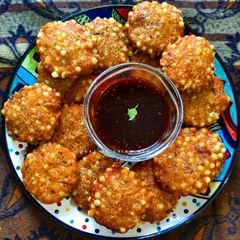 A picture of Sabudana Vada / Sago Patties.