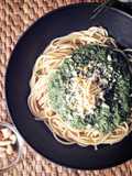 Espaguetis con pesto de kale 🥬