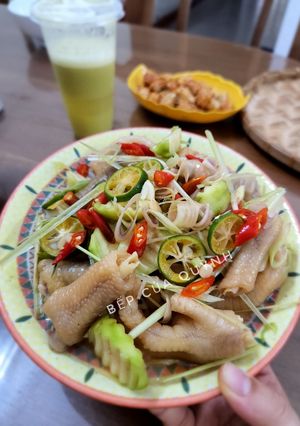 Hình của món Chân gà sả tắc.