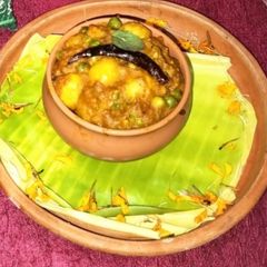 Spiced baby potato curry with tomato A picture of Spiced baby potato curry with tomato.