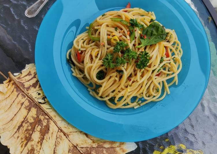 Steps to Make Quick Spaghetti Aglio e Olio