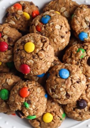 รูปของ Healthier Monster Cookies 🍪 by Airfryer
