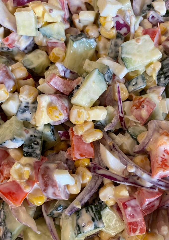 Салат з мисливськими ковбасками