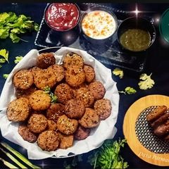 A picture of Bajra Methi Achari Vada.