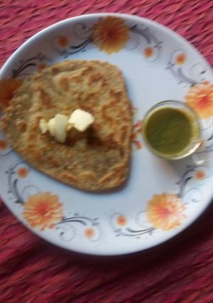 रवा, आटा, बेसन पराठा (rava, atta, besan paratha recipe in hindi) रेसिपी मुख्य फोटो