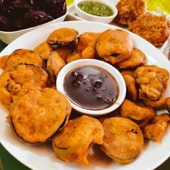 A picture of Baingan Pakora.