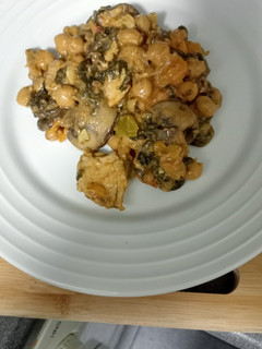 Una foto de 🐔Pollo con espinacas🥬 y garbanzos con Ras el Hanaout