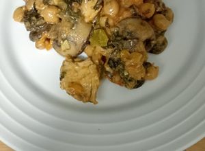 Una foto de 🐔Pollo con espinacas🥬 y garbanzos con Ras el Hanaout