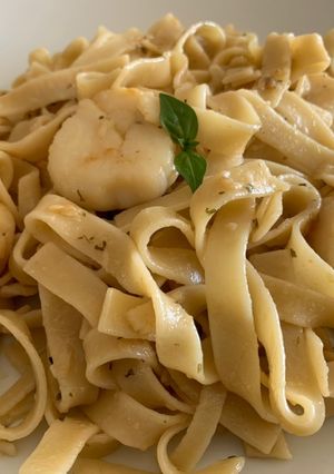 Una foto de Pasta con callo de hacha y ajo