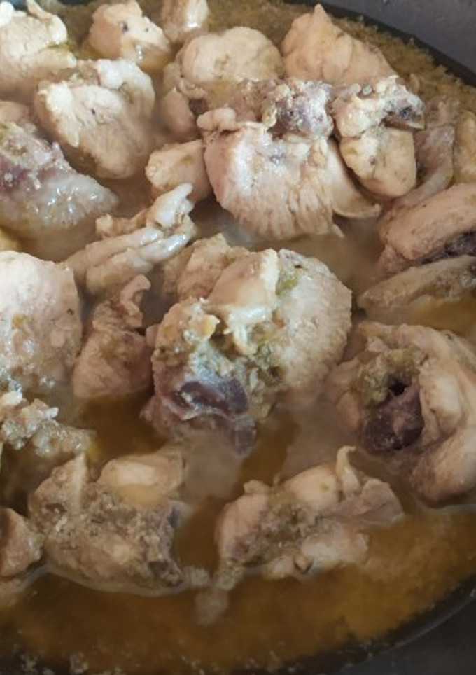 Una foto de Arroz con pollo guisado