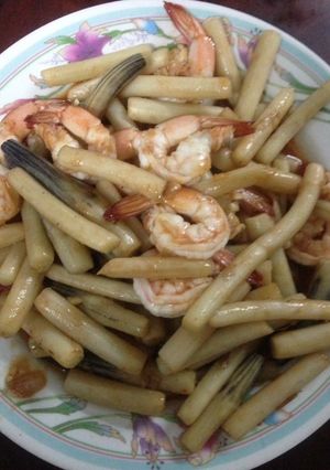 รูปของ “ผัดหลอดบัวกุ้งสด”