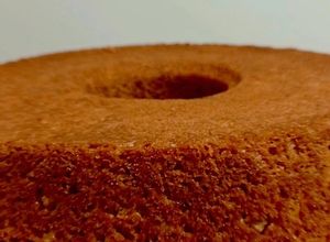 Una foto de Budín de mandarina en tazas (Paulina Cocina)