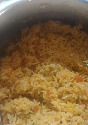 ફ્રાઈડ રાઈસ ઇન કુકર (Fried Rice In Cooker Recipe In Gujarati) રેસીપી મુખ્ય ફોટો