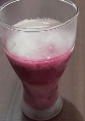રોઝ લસ્સી (Rose Lassi Recipe In Gujarati) રેસીપી મુખ્ય ફોટો
