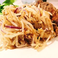 A picture of Bean Sprout Salad.