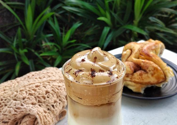 Dalgona coffee