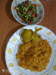 عکسی از دستور دمی گوجه با مرغ🐔🤍