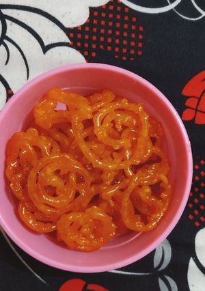 A picture of Instant crispy juicy jalebi.