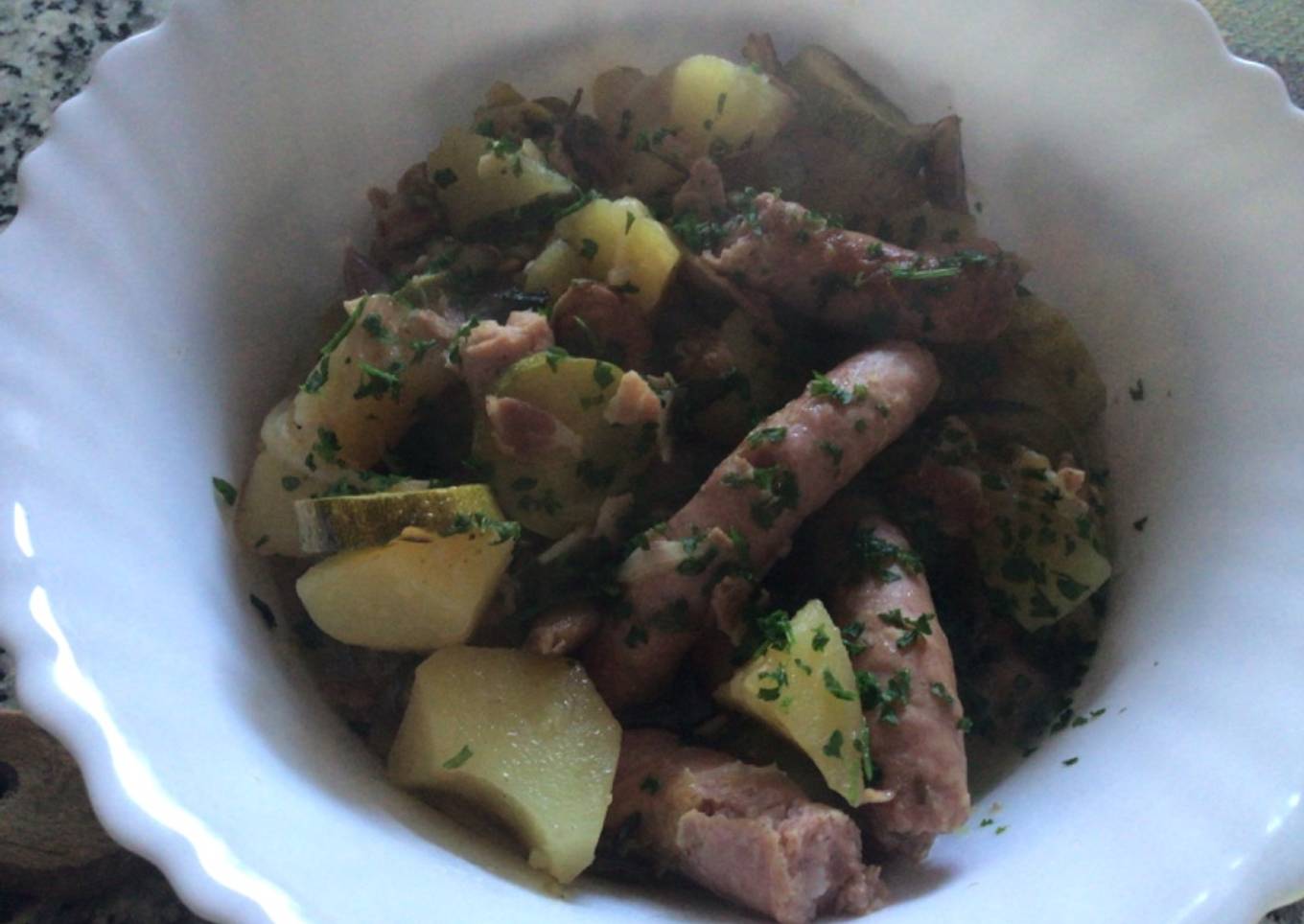 Estofado de salchichas con papas (patatas)
