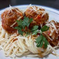 Una foto de Albóndigas con salsa