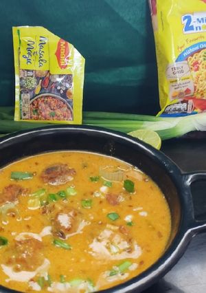 મેગી પકોડા કરી (Maggi Pakoda Curry Recipe In Gujarati) રેસીપી મુખ્ય ફોટો