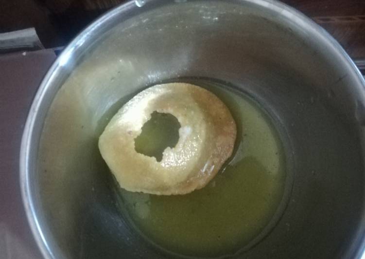 Sooji ke golgappas and meetha pani