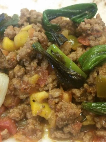 Easy Way Make Recipe Mango-Bell Pepper Beef Tacos w/ Grilled Scallions that is Really Delicious, Addictive}