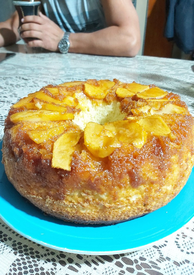Una foto de Tarta de manzana súper esponjosa y alta🧡🍎👏🏼