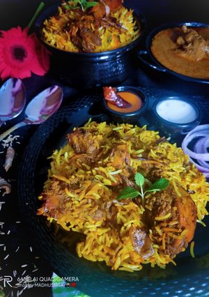 हैदराबादी दम चिकन बिरयानी (hyderabadi dum chicken biryani recipe in Hindi) रेसिपी मुख्य फोटो