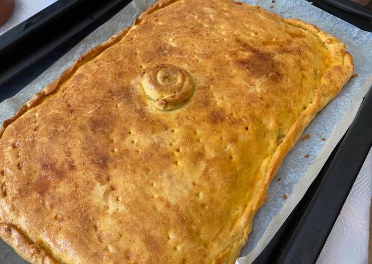 Empanada de solomillo de cerdo, bacon y chorizo