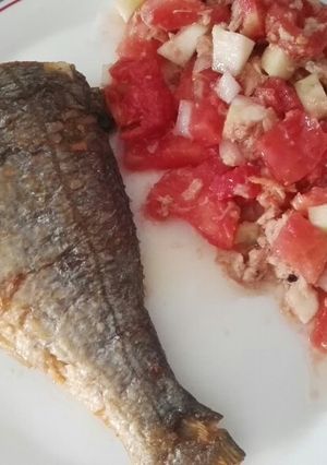 Foto principal de Dorada a la plancha, acompañado de un picadillo