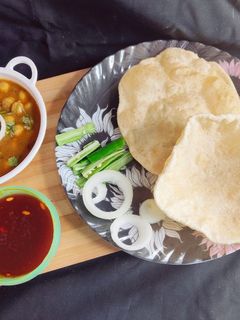 छोले भटूरे (chole bhature recipe in hindi) रेसिपी मुख्य फोटो