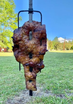 Una foto de Plateada al palo con leña
